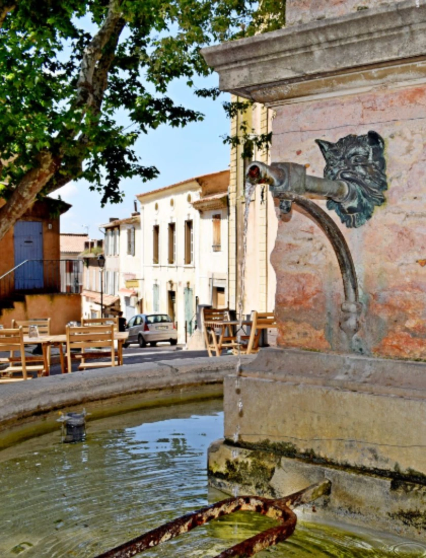 fontaine place republique vitrolles